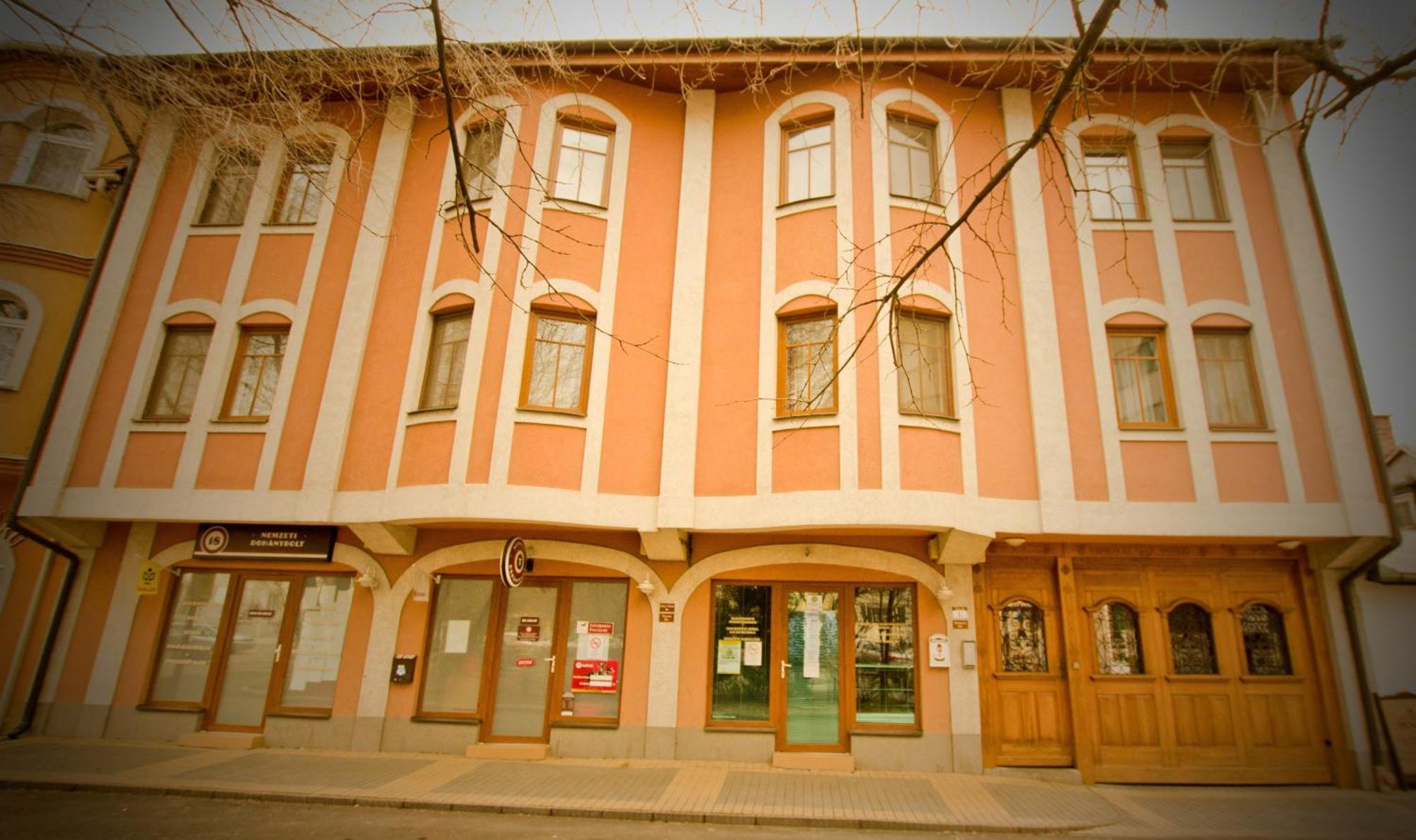 Hotel Kemences Csarda Es Panzio Hajdúszoboszló Exterior foto
