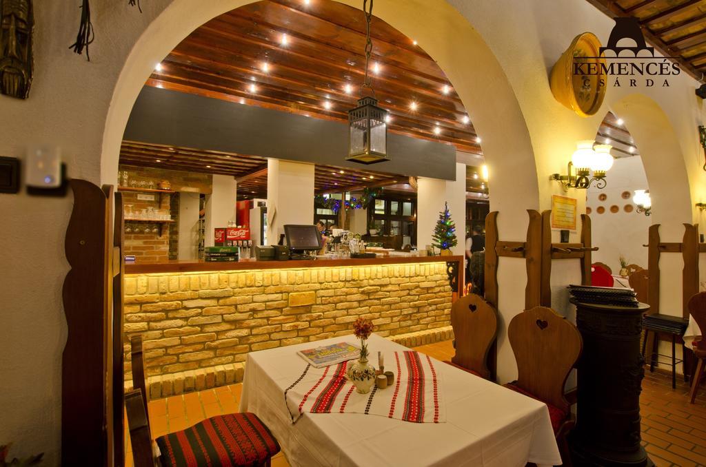 Hotel Kemences Csarda Es Panzio Hajdúszoboszló Exterior foto