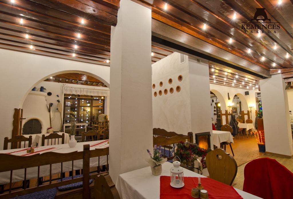 Hotel Kemences Csarda Es Panzio Hajdúszoboszló Exterior foto